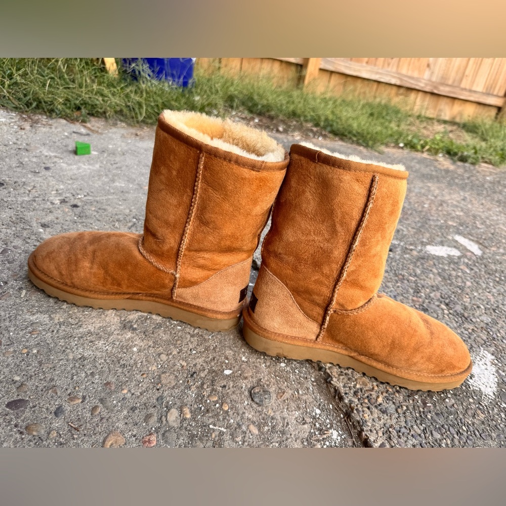 UGG Classic Boots in Chestnut - Picture 9 of 9